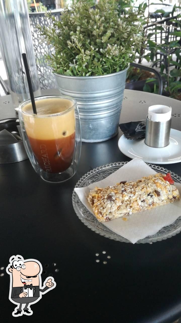 Интерьер "Papaya Bar".
