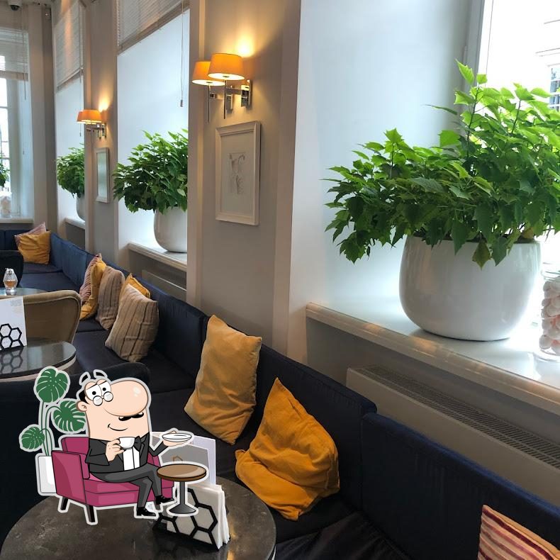 Интерьер "Miodowa Cafe".