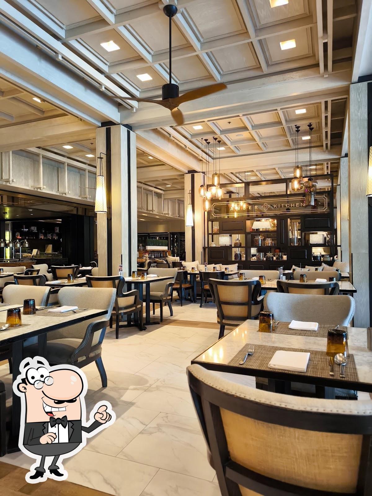 Интерьер "Amber Kitchen".