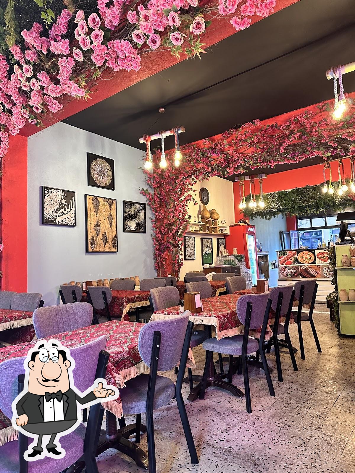 Интерьер "Gold Balat Restaurant".