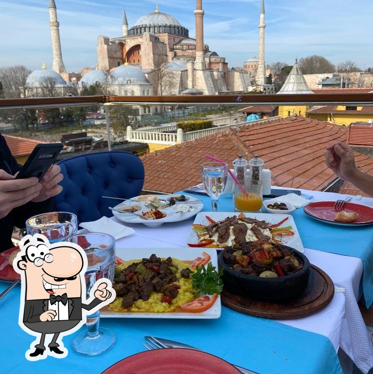Забронируйте столик в "Turk Art Terrace".