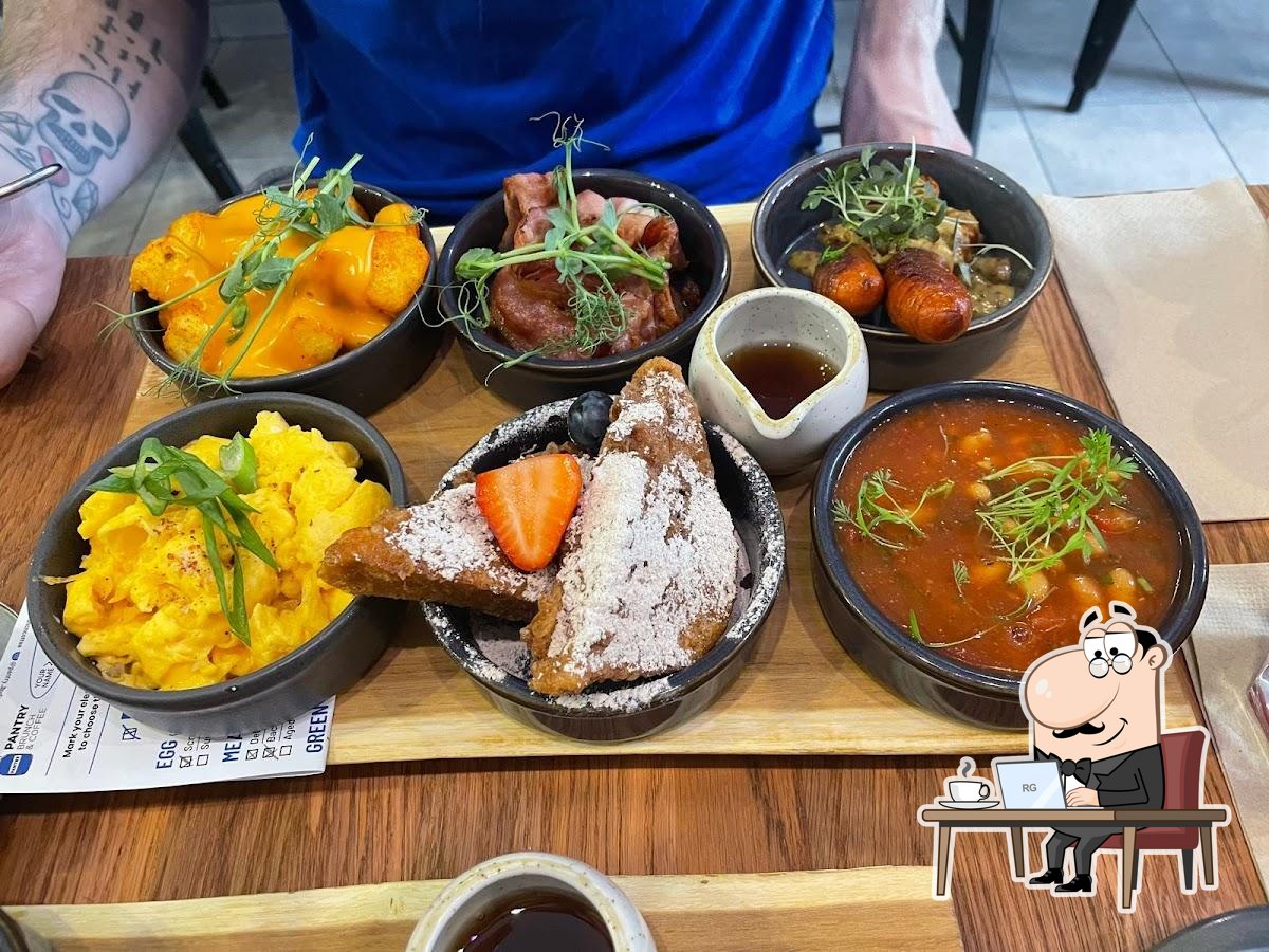 Забронируйте столик в "Pantry Brunch & Coffee".