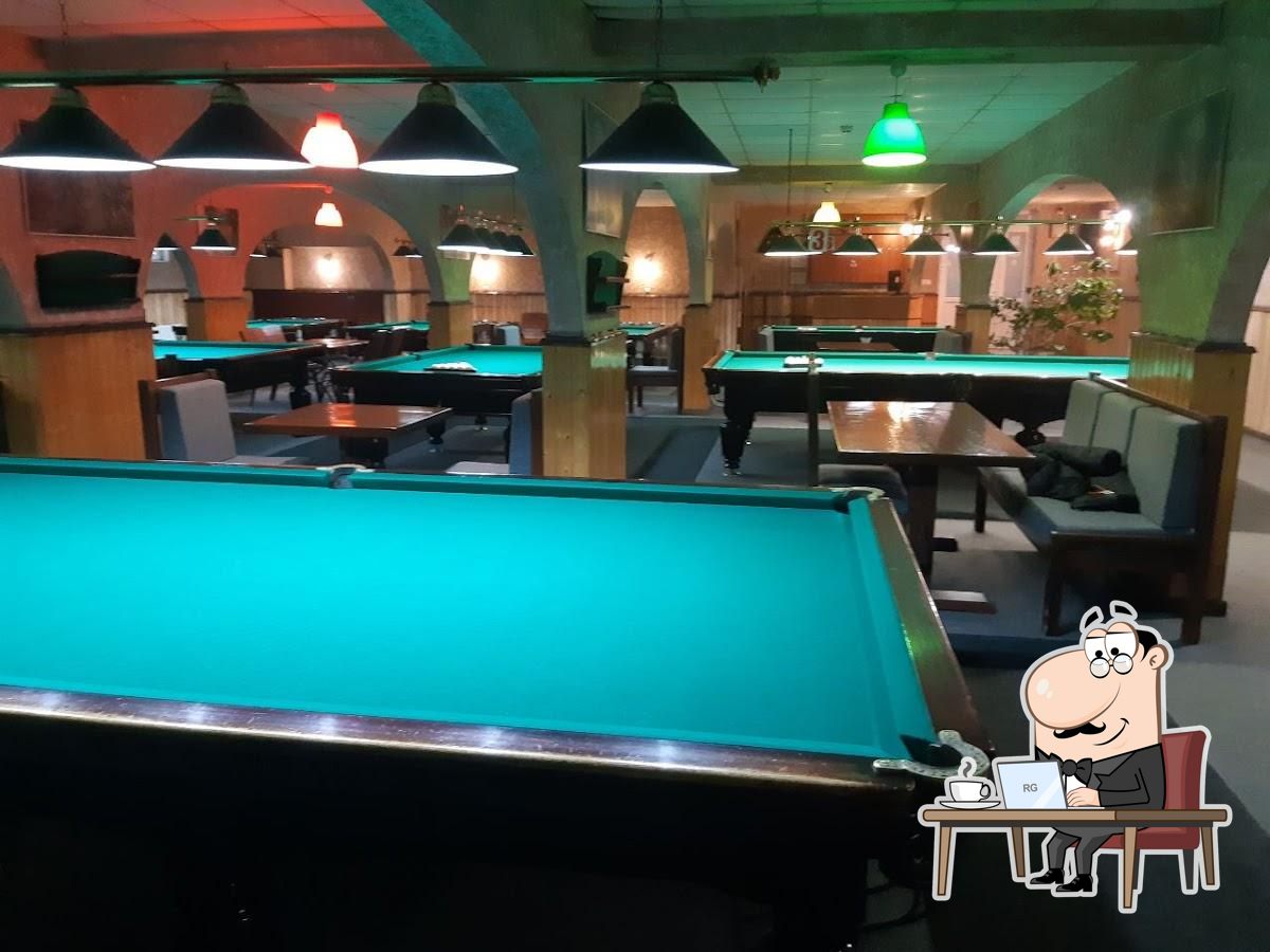 Интерьер "Bar Compromis".