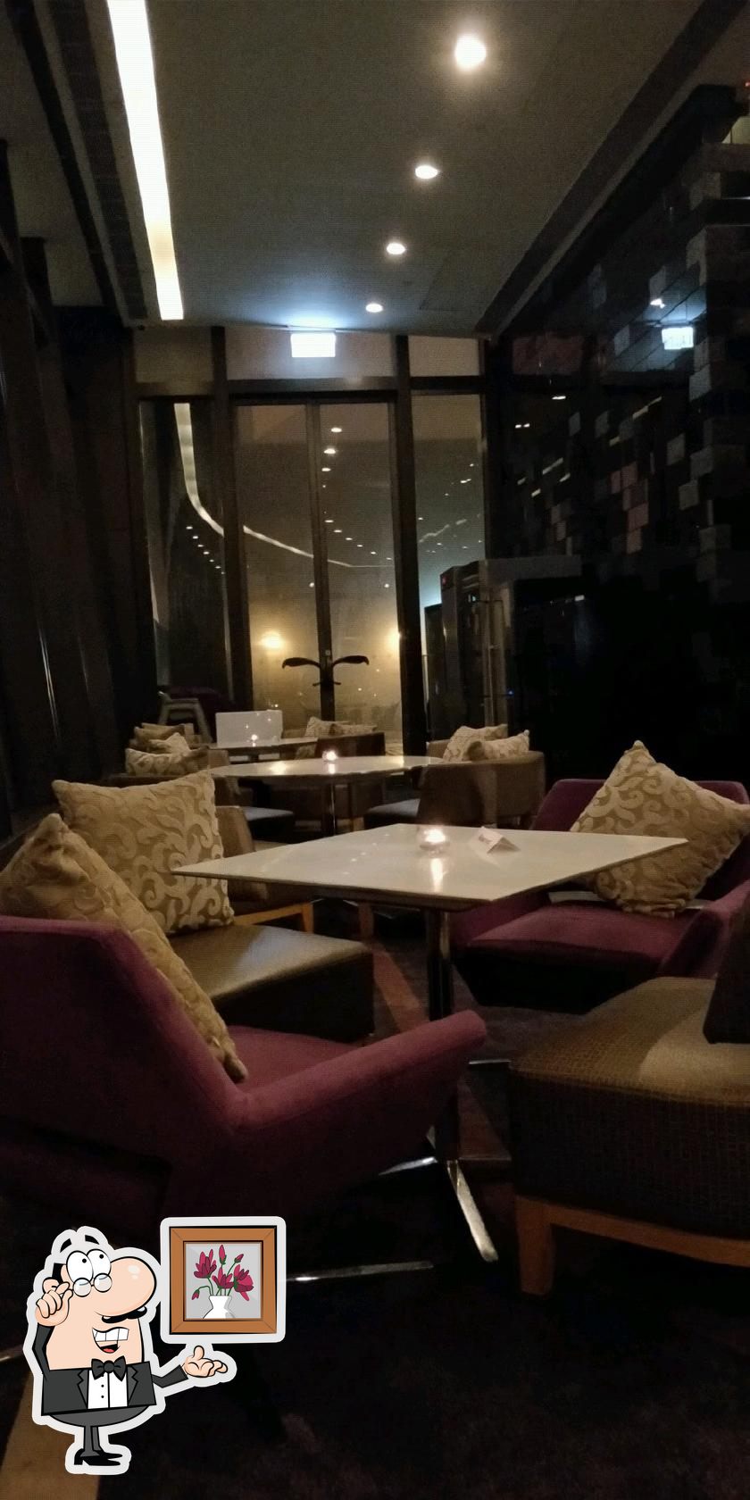 Забронируйте столик в "Le 188° Restaurant & Lounge".