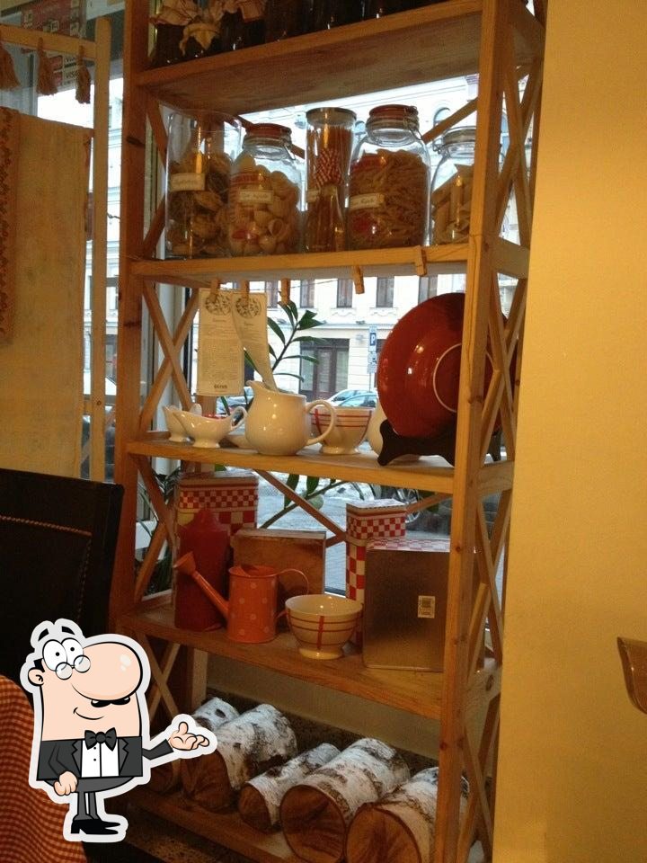Забронируйте столик в "VERY TASTY CAFE".