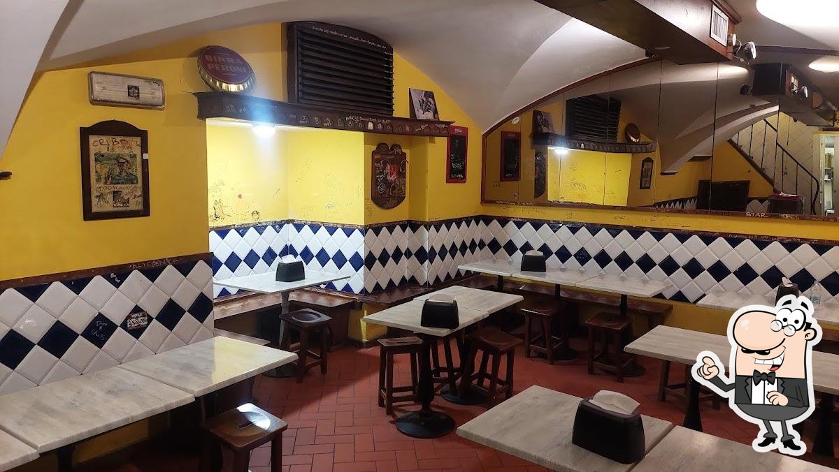Забронируйте столик в "Antica Pizzeria del Duomo. PUB Birreria Pizza a Taglio Panini Calzoni Sala Interna".