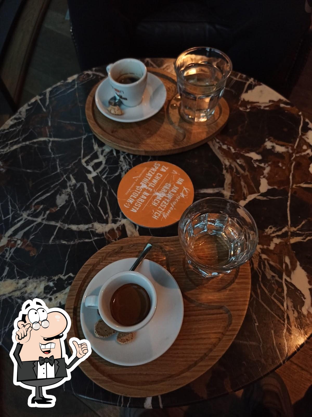 Интерьер "Green Caffè Nero".