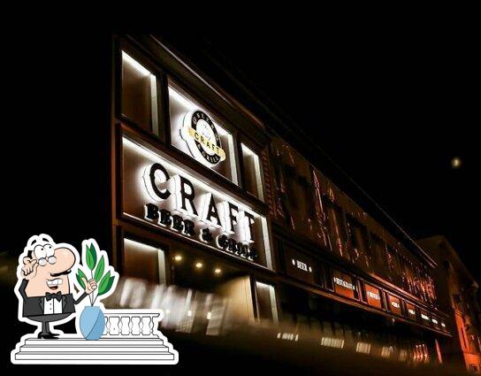Посмотрите, как "Craft Beer&Grill" выглядит снаружи.
