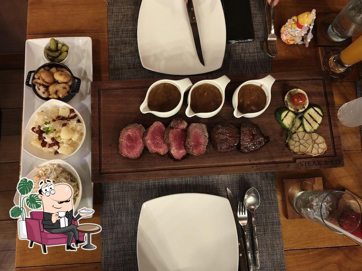 Интерьер "Steak & Co.".