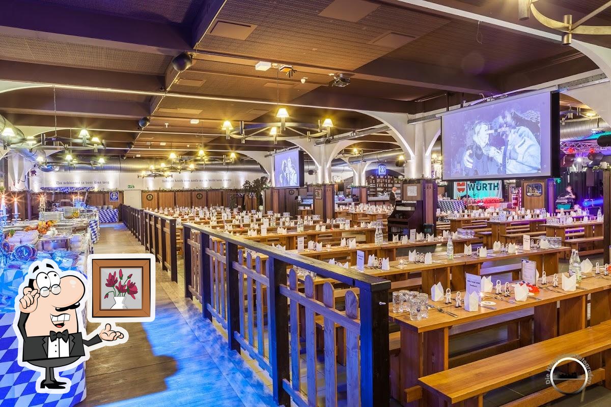 Интерьер "Hofbräu Wirtshaus Berlin".
