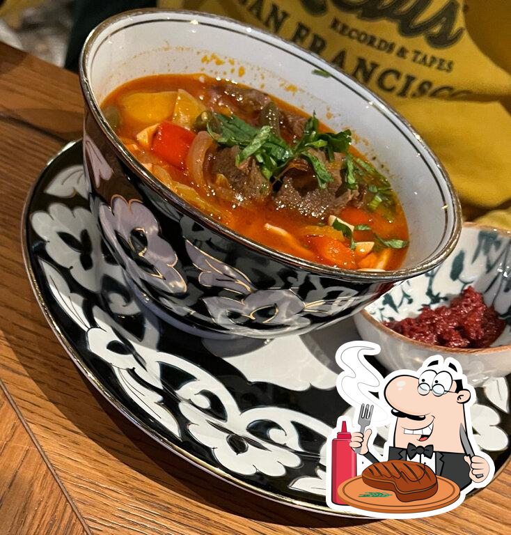 Тут большое количество блюд для любителей мяса.