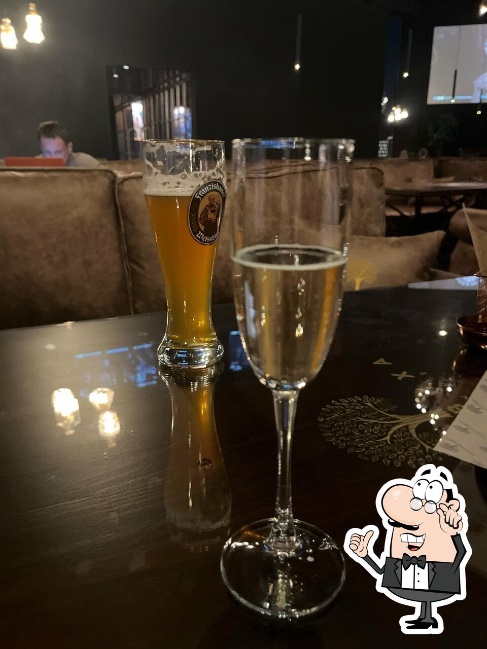 Посмотрите на внутренний интерьер "Барвиха Lounge".