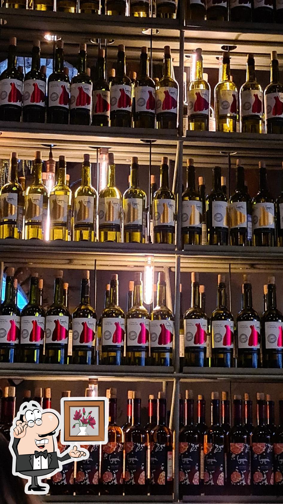 Забронируйте столик в "Супра".