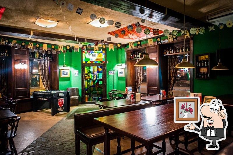 Интерьер "Finnegan's Wake Irish Pub".