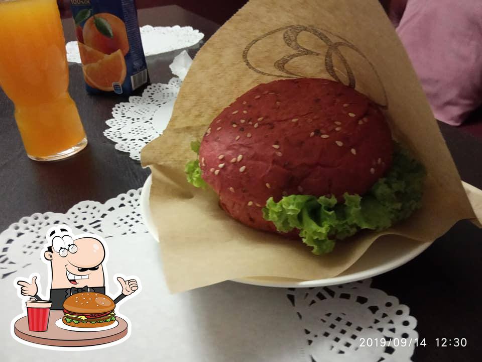  Гамбургеры из "Kafe "Vanilʹ"" придутся по вкусу любому гурману.