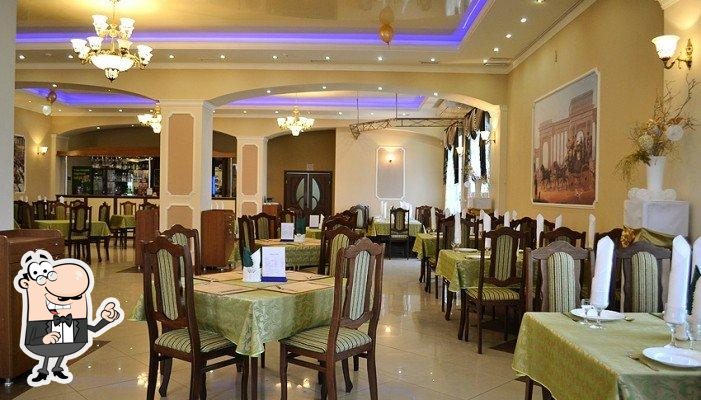 Забронируйте столик в "Фаворит".