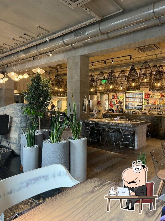 Интерьер "Custo Fish Bar".