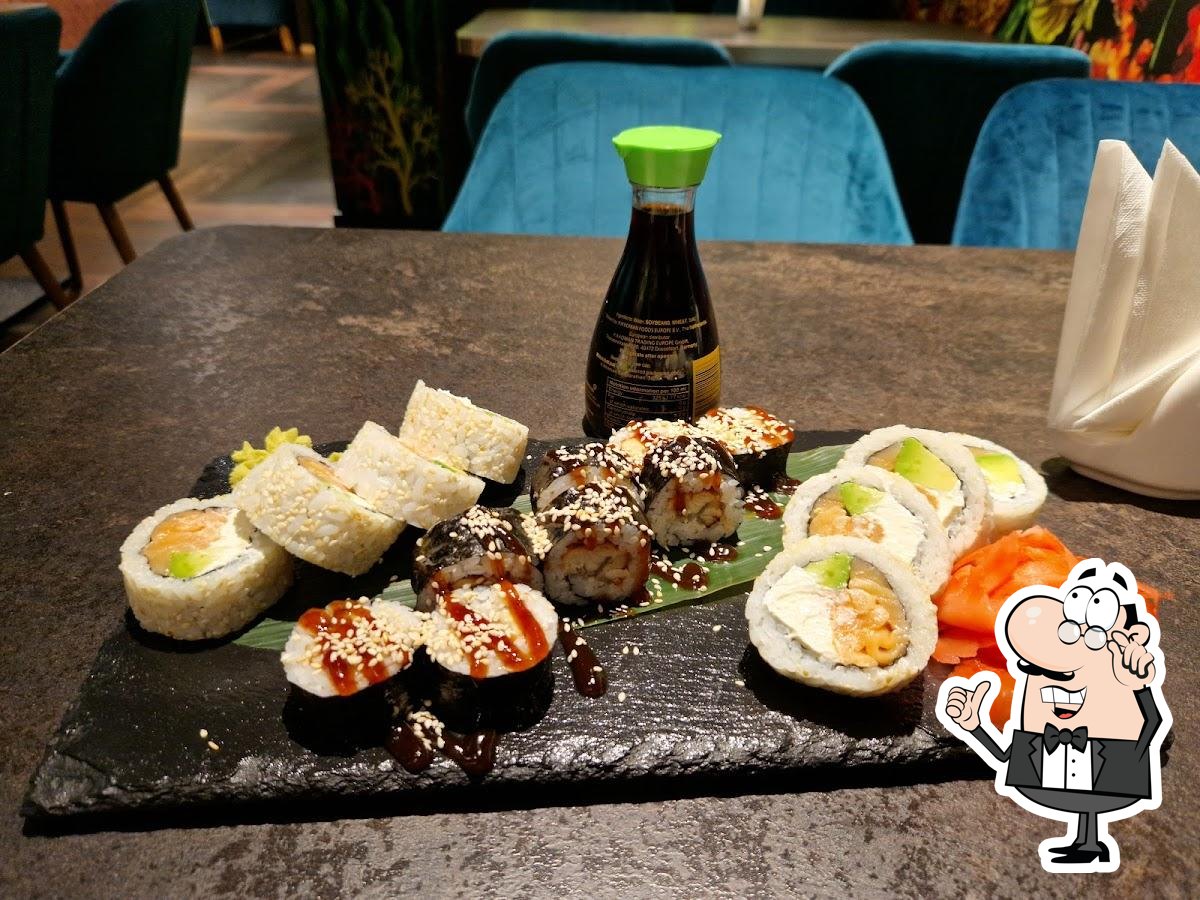 Забронируйте столик в "MySushi Stroomi".