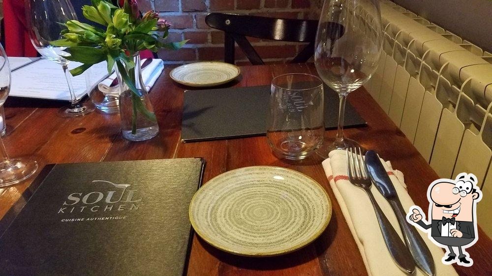 Забронируйте столик в "Soul Kitchen".