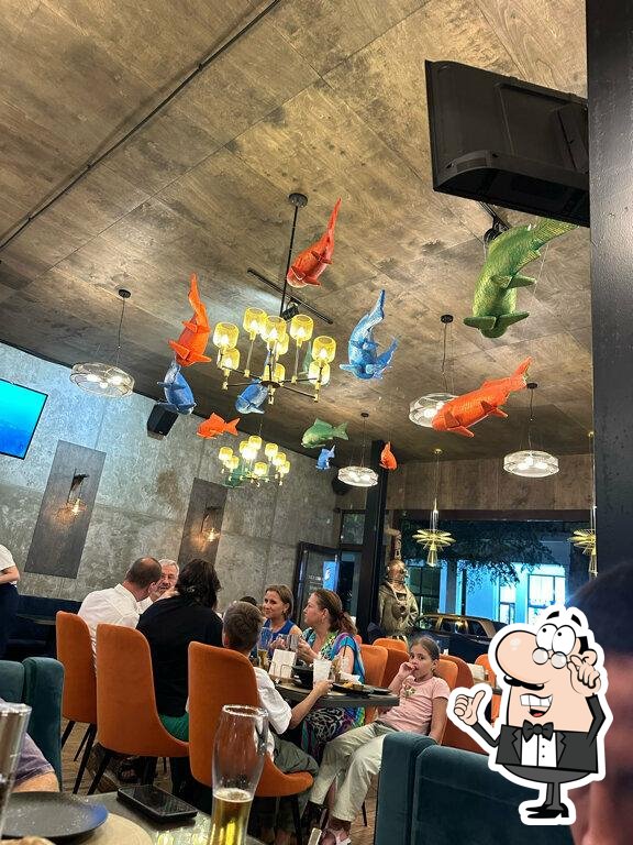 Забронируйте столик в "Sea Bar".