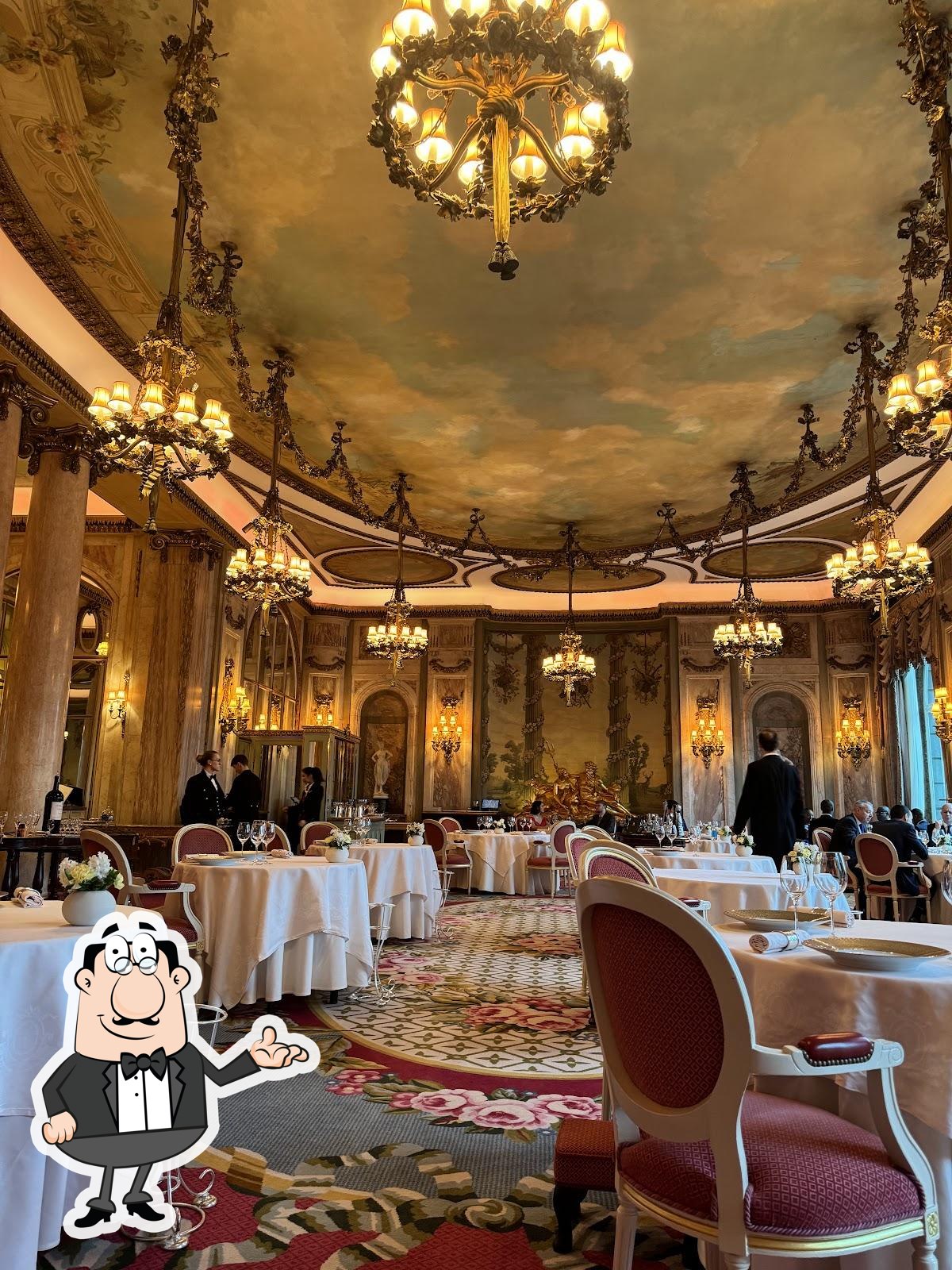Забронируйте столик в "The Ritz Resturant".