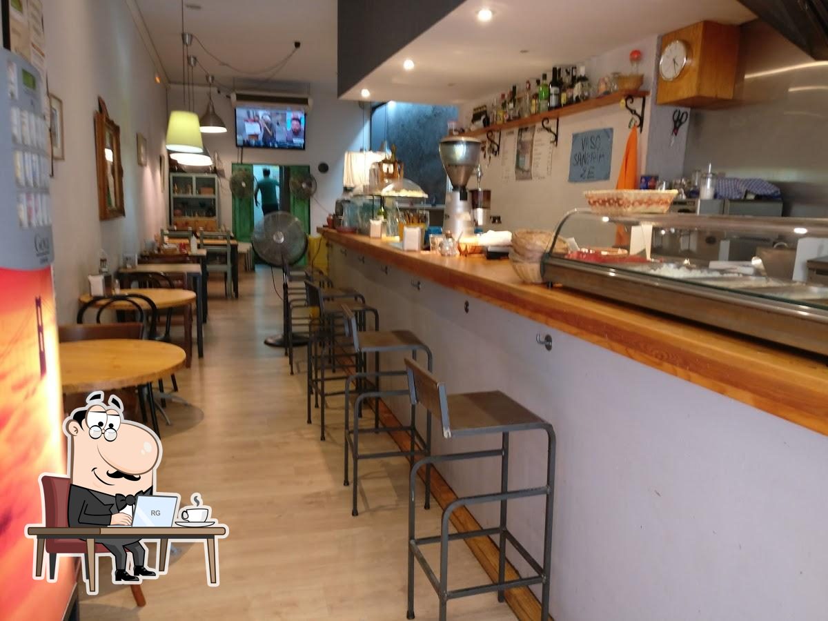 Забронируйте столик в "Musta Shawarma".