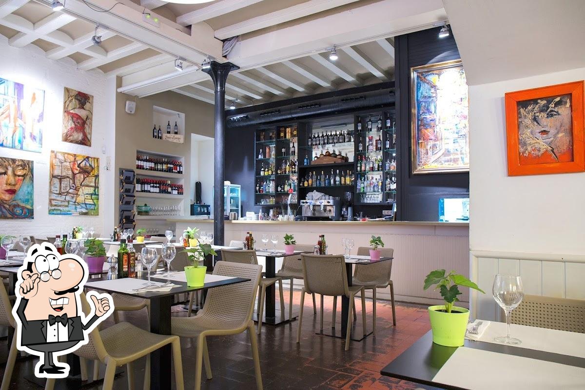 Интерьер "Avinyó 10 restaurant".