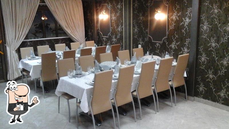 Забронируйте столик в "Renata".