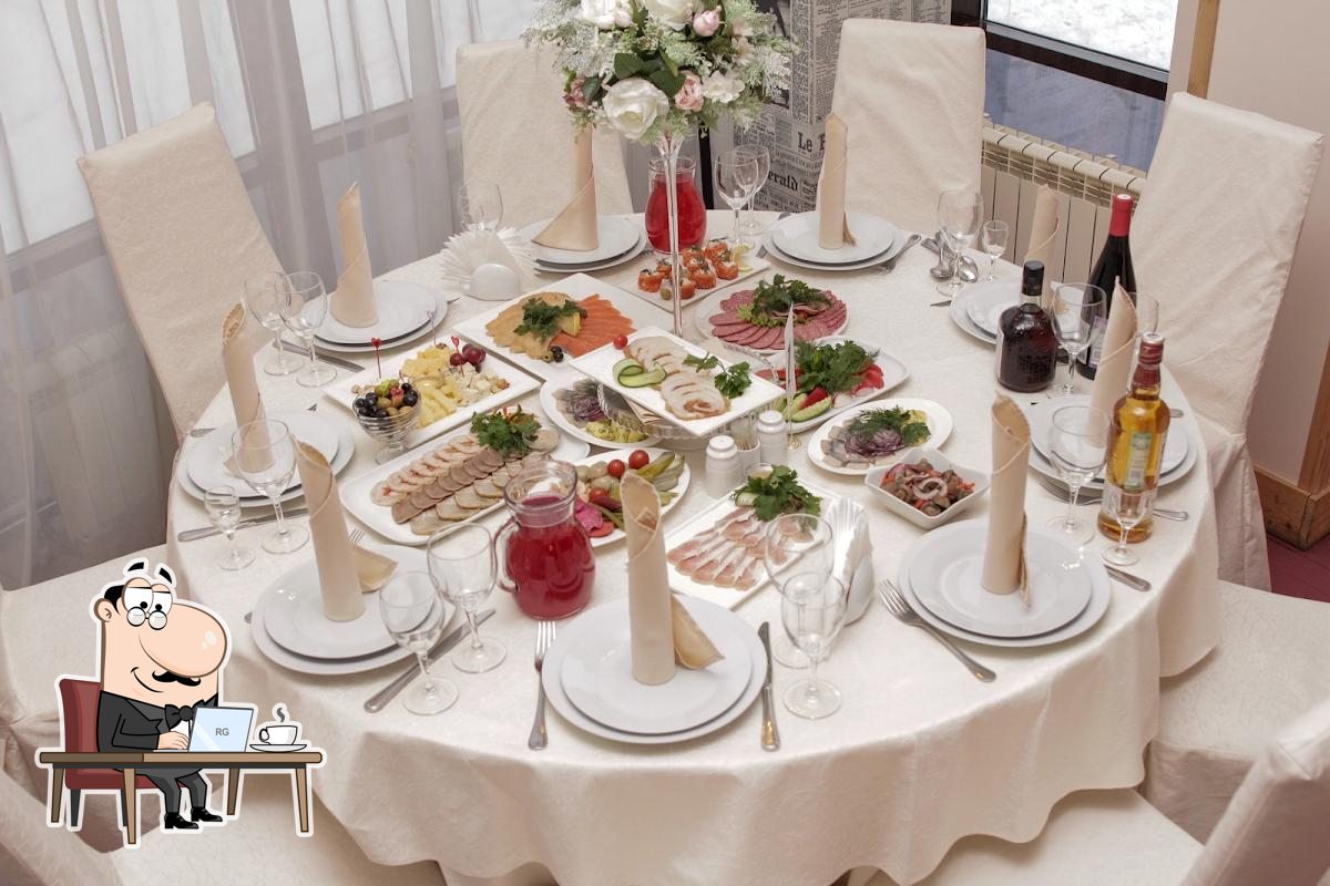 Посмотрите на внутренний интерьер "Ресторан-кафе "Этажерка"".