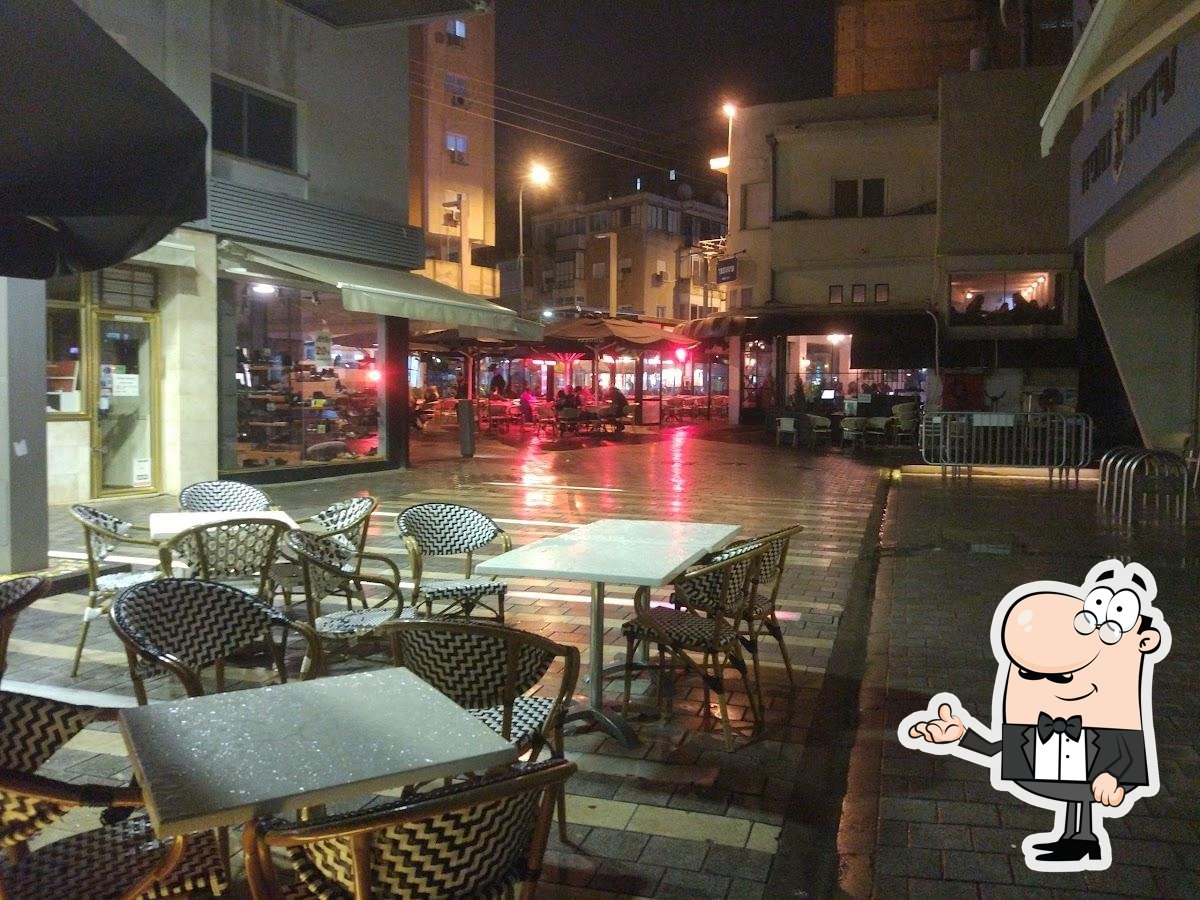 Забронируйте столик в "קפה שטמפפר".