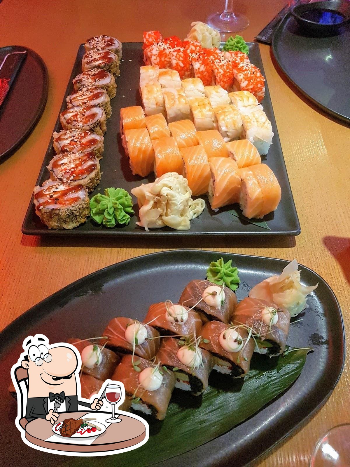 Мясные блюда предлагают в "Esushi centru".