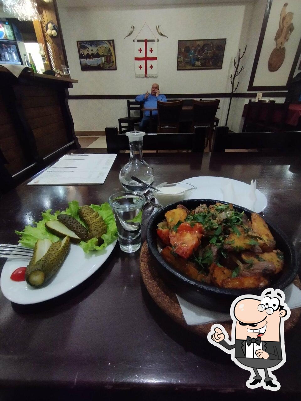 Посмотрите на внутренний интерьер "Кахури".