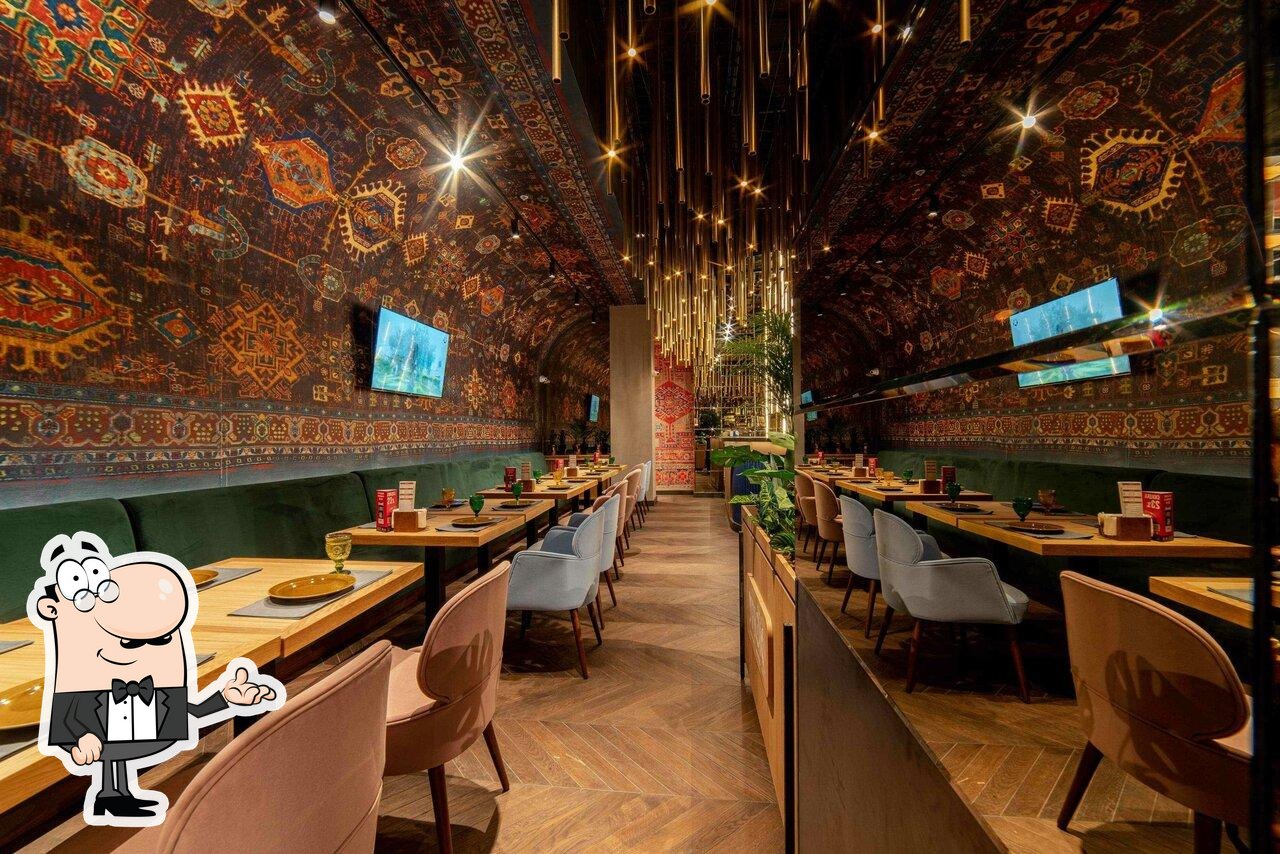 Посмотрите на внутренний интерьер "Урюк".