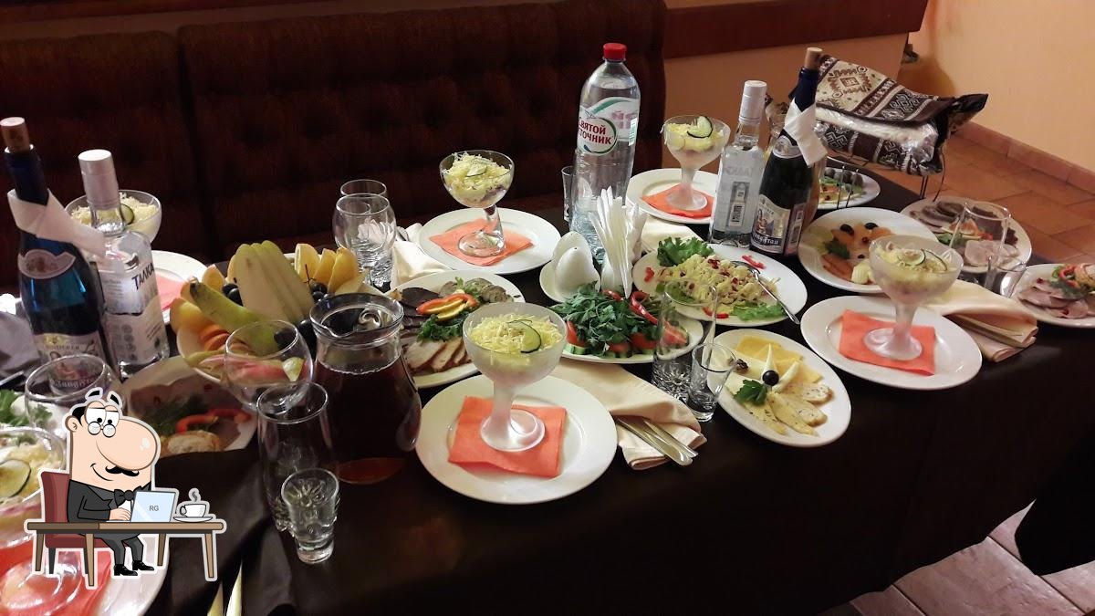 Забронируйте столик в "Цыплята Табака".