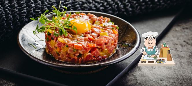 Salmon tartare with cured yolk – a Spanish specialty