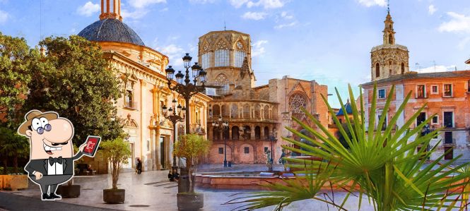 The hottest attractions & food you can’t miss in Valencia, Spain