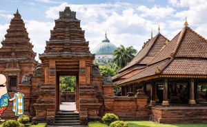 Cirebon, Java travel guide: Best palaces, batik & local restaurants