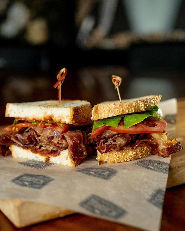 Фото с Facebook