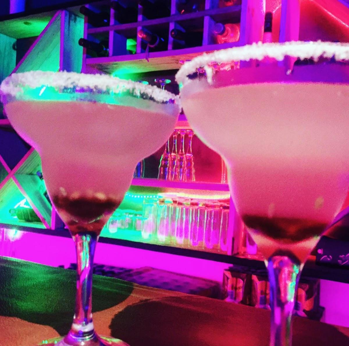 Adji's M Restaurante Bar & Lounge