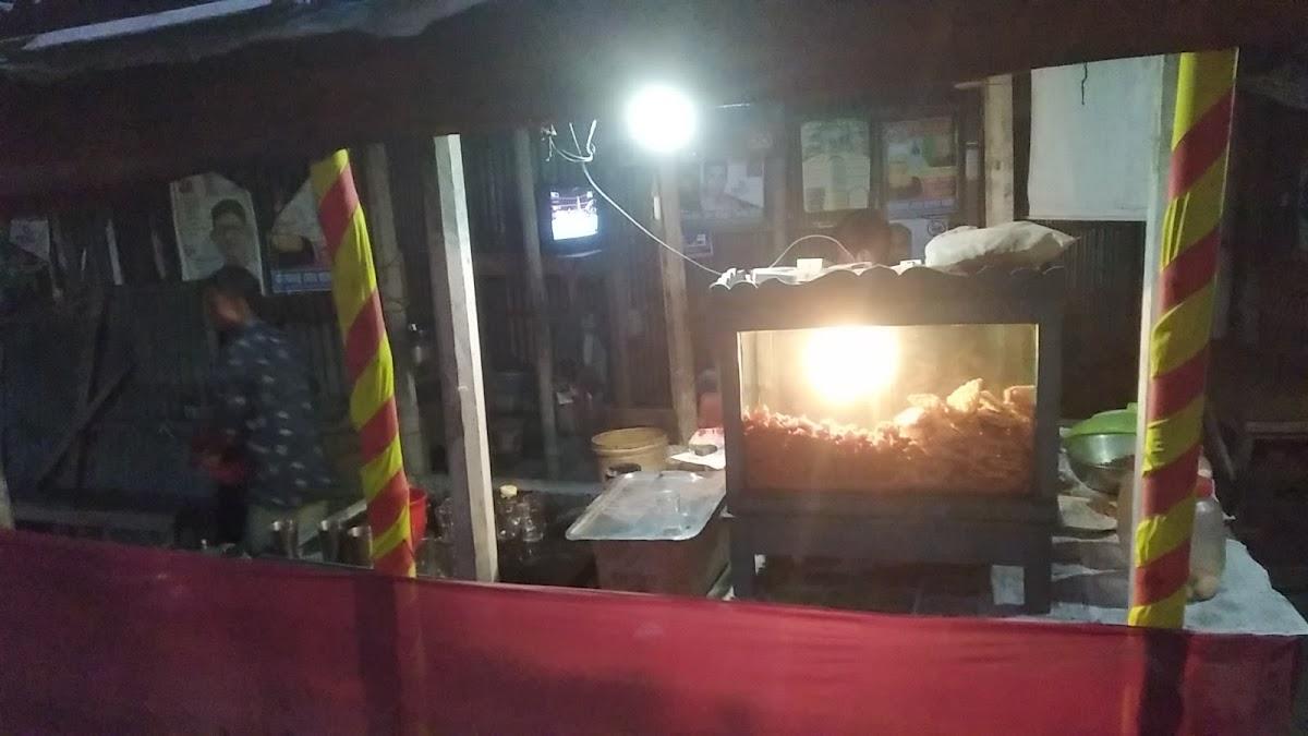 মান্নান চা ঘর (Mannan Tea Store)