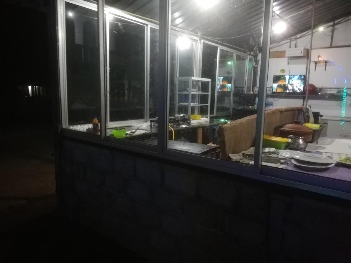 Thuru Sewana Family Restaurant ( තුරු සෙවන )