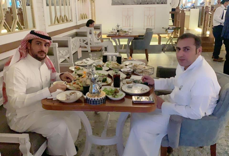 Off White Restaurant & Lounge