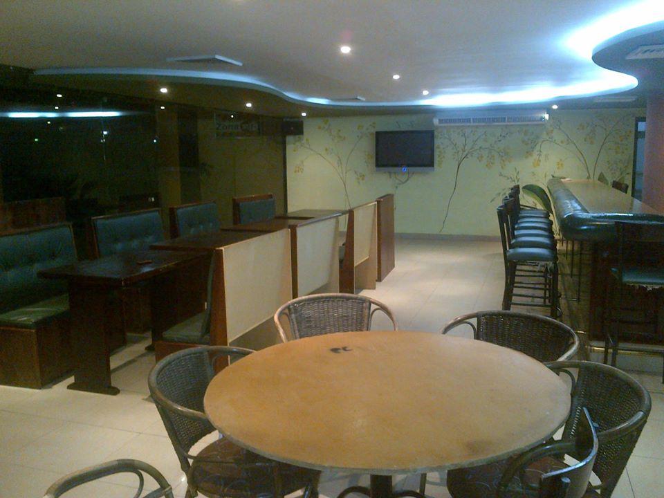 Sol Y Luna Lounge Restaurant