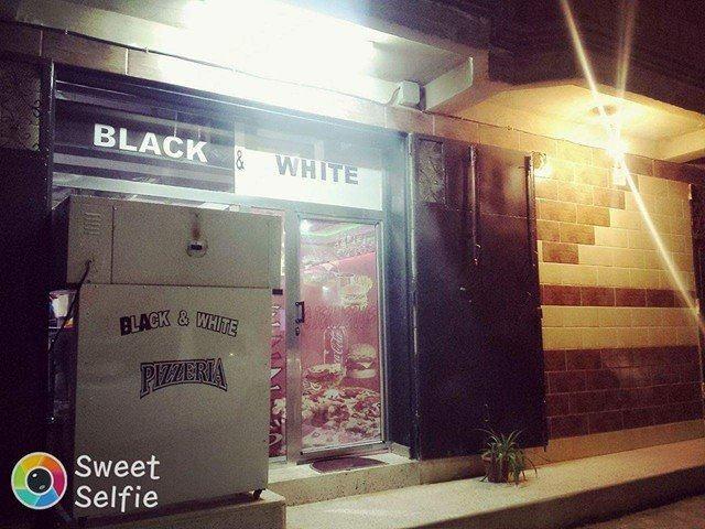 Pezzeria Salon de Thé Blak & White
