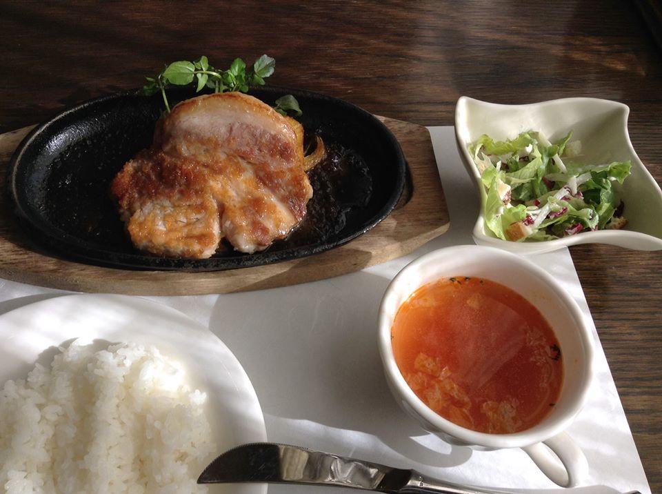 Four Seasons Dining