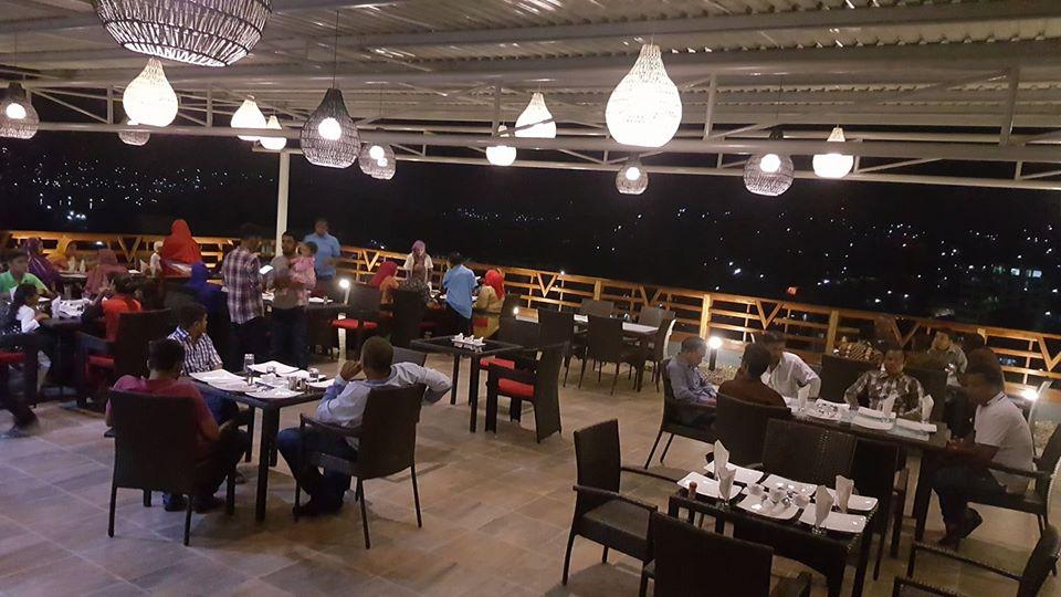 WAG HILL RESTAURANT & CAFETERIA