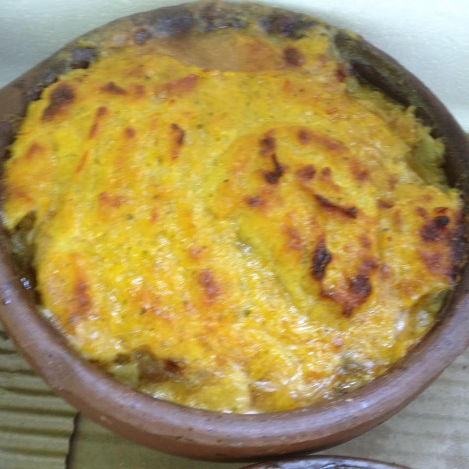 Araucaria, Comida Casera Machali