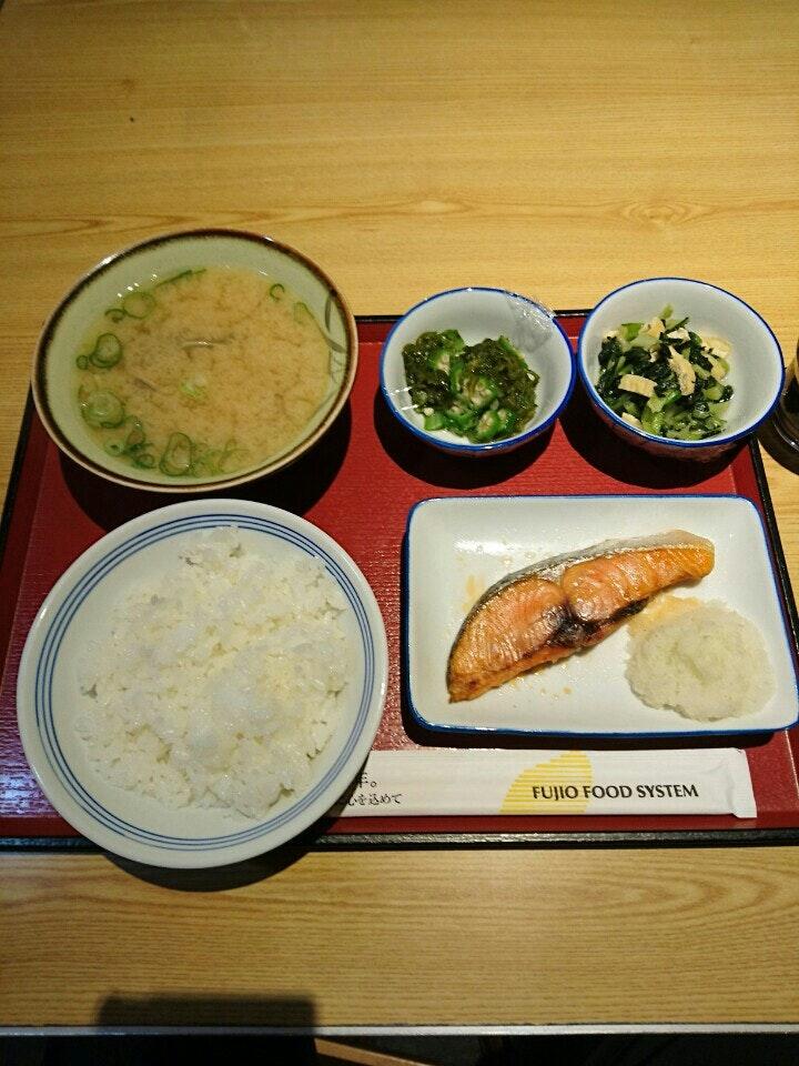まいどおおきに食堂 三輪食堂