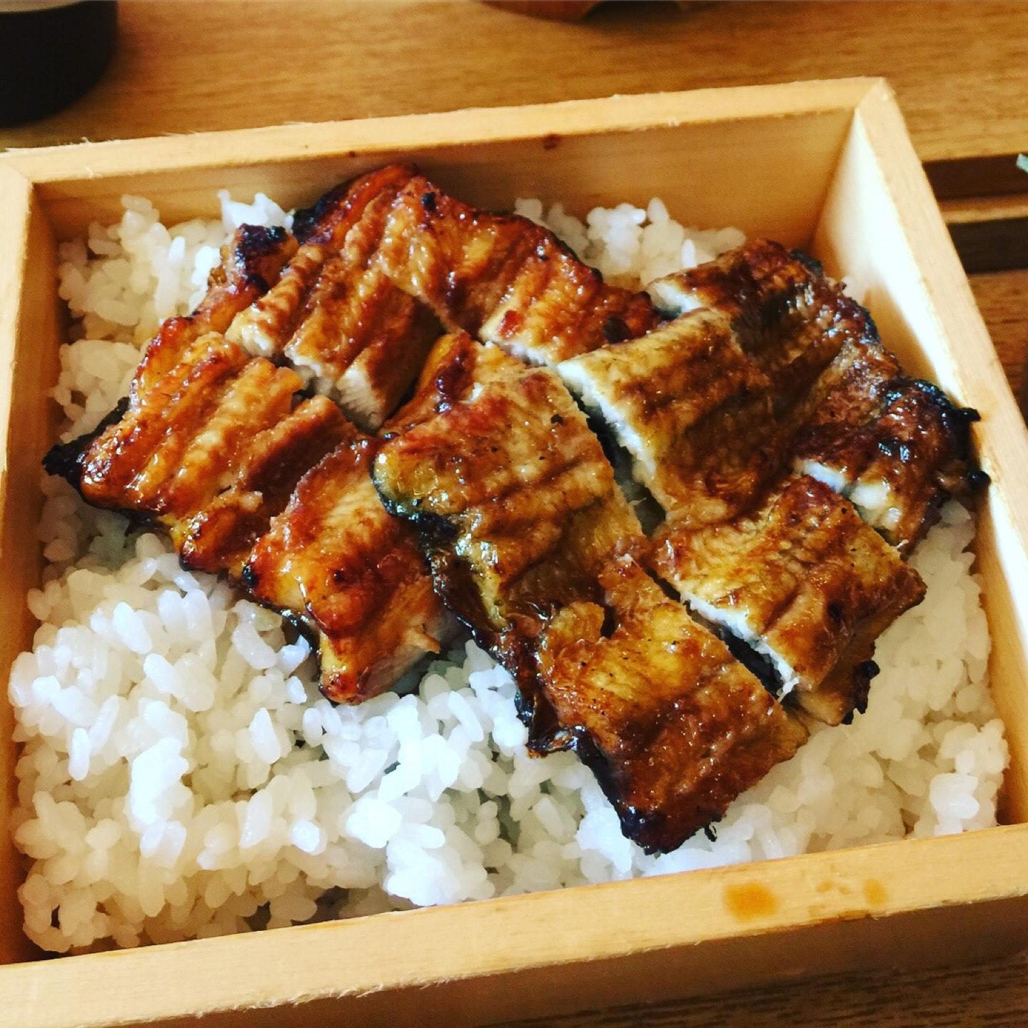 うなぎ料理かおく