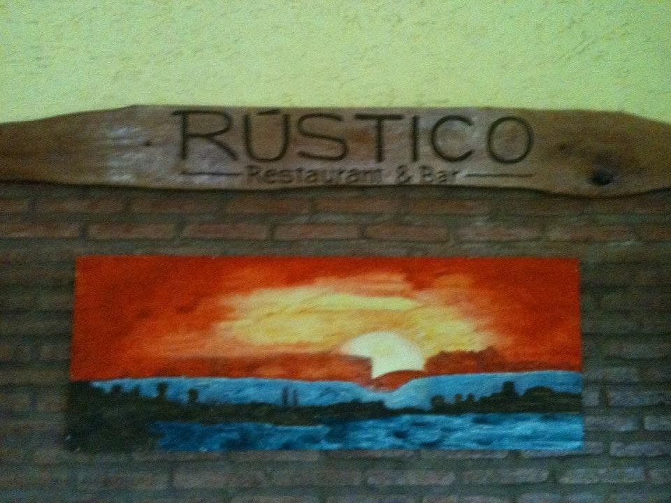 Rústico Restaurant & Bar